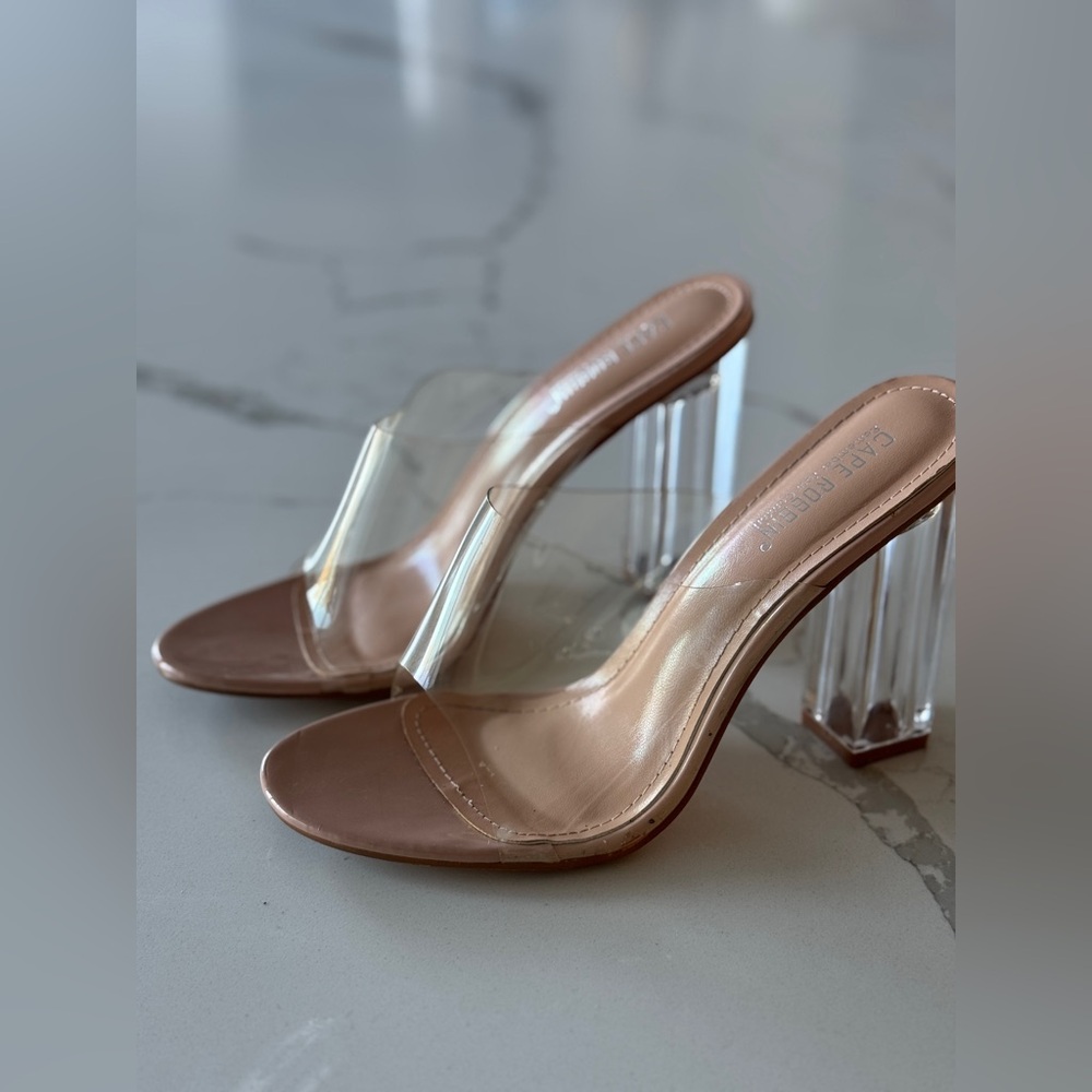 Cape Robbin Women's Clear and Tan Heels